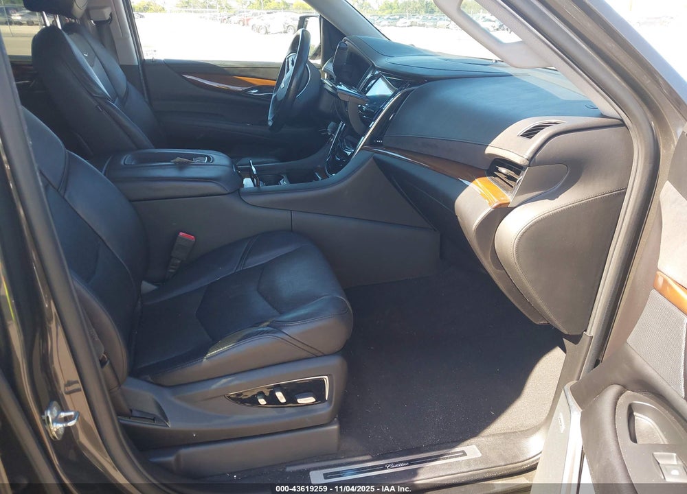 2020 CADILLAC ESCALADE ESV 4WD LUXURY VIN: 1GYS4HKJ6LR180421