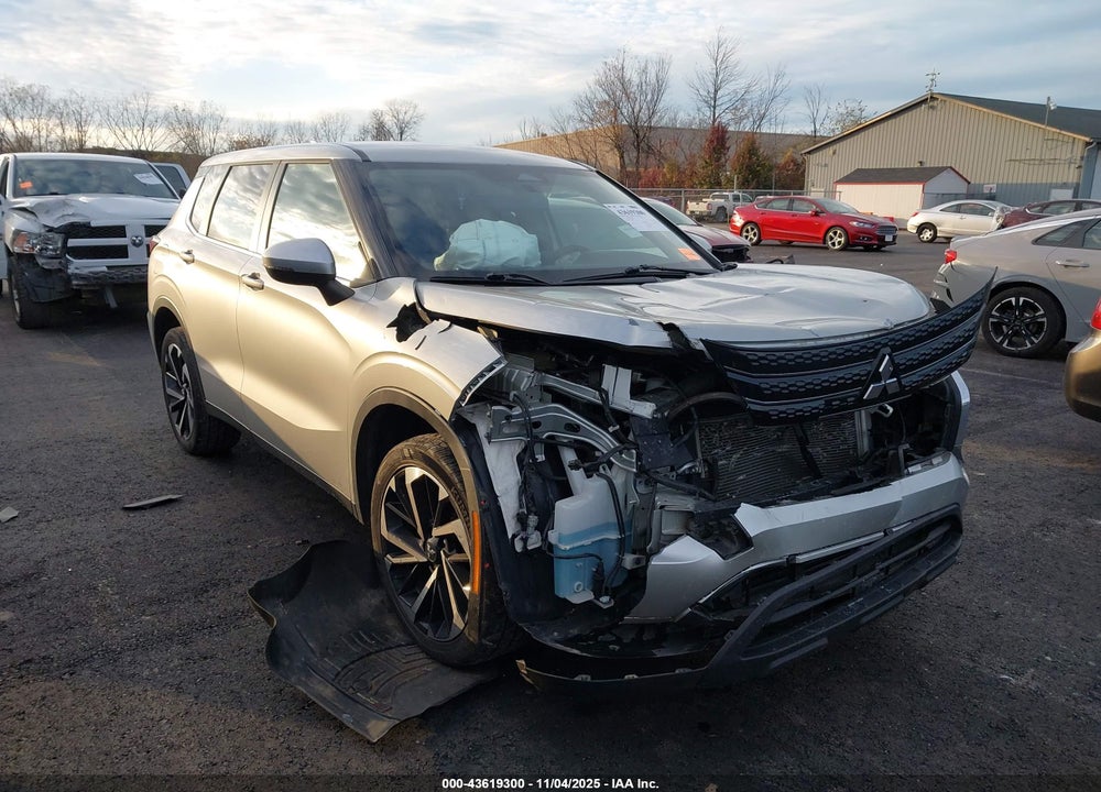 2022 MITSUBISHI OUTLANDER ES 2.5 2WD VIN: JA4J3TA88NZ028899