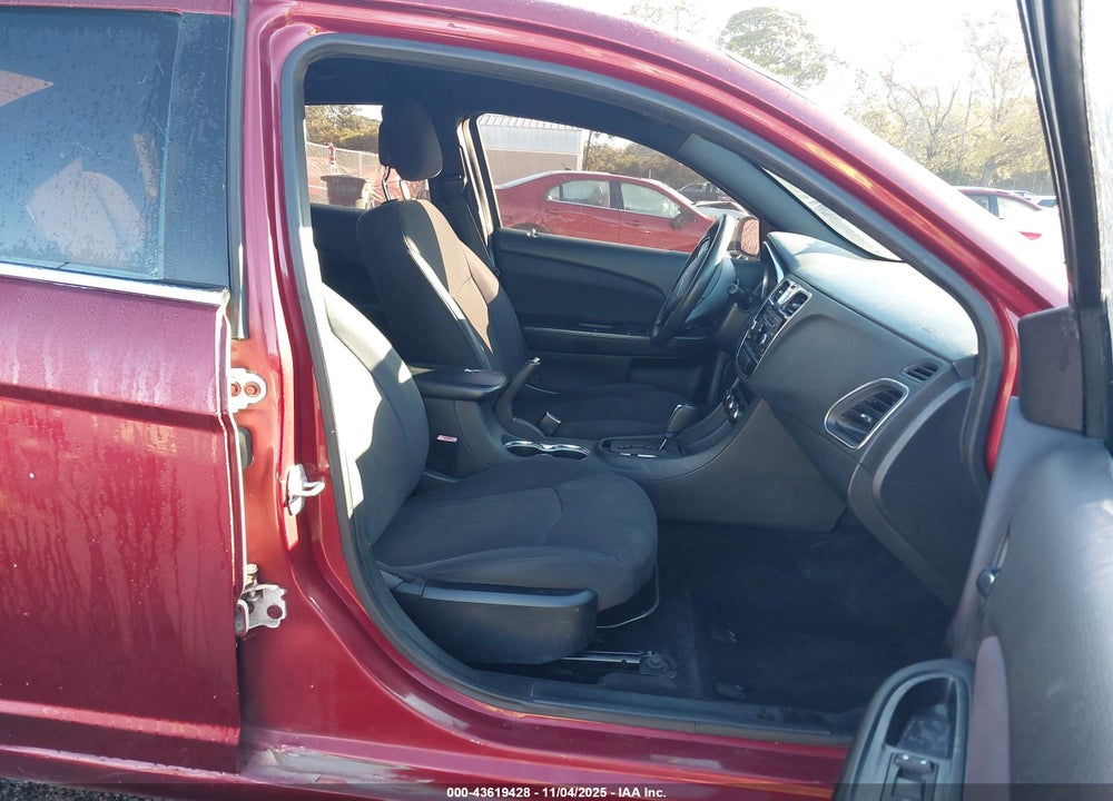 2014 CHRYSLER 200 LX VIN: 1C3CCBAB7EN214028