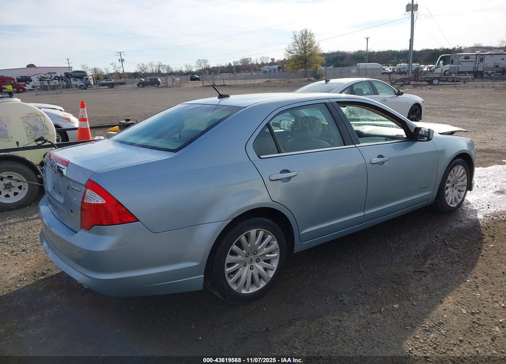 2011 FORD FUSION VIN: 3FADP0L30BR158608