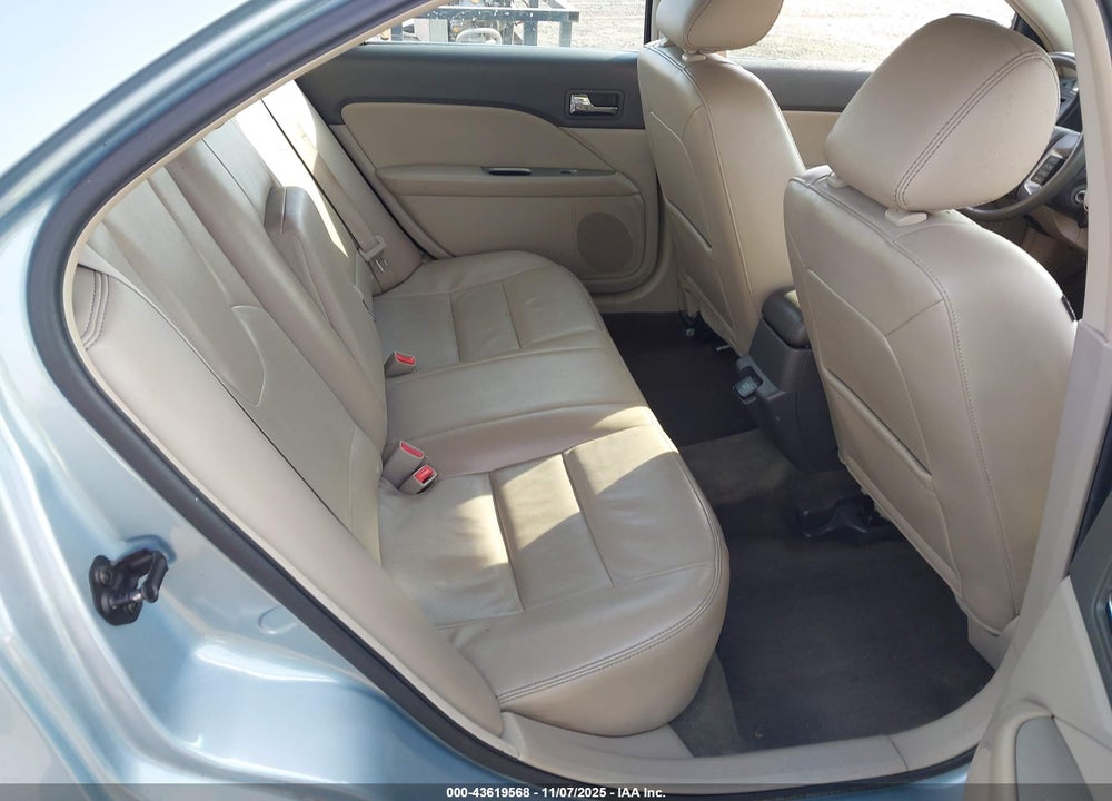 2011 FORD FUSION VIN: 3FADP0L30BR158608