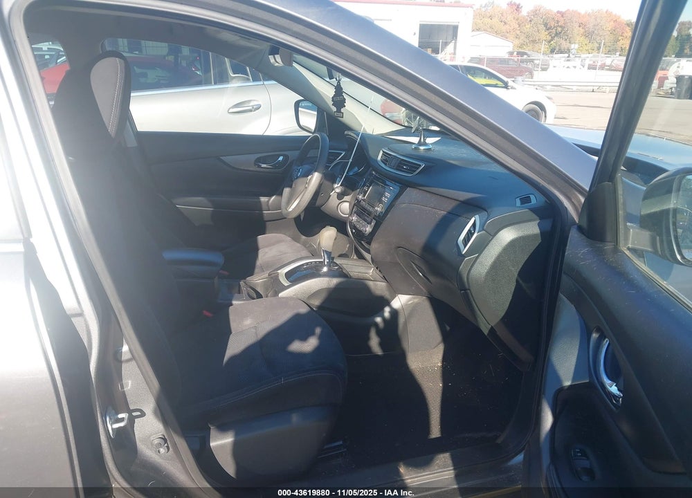 2016 NISSAN ROGUE VIN: JN8AT2MV2GW151611