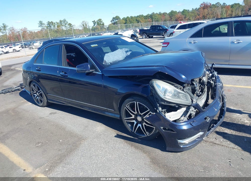 2013 MERCEDES-BENZ C 250 SPORT VIN: WDDGF4HB1DA762530