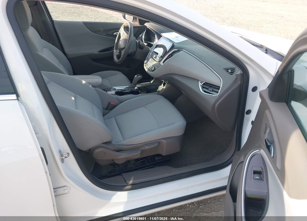 2018 CHEVROLET MALIBU LT VIN: 1G1ZD5ST6JF168894