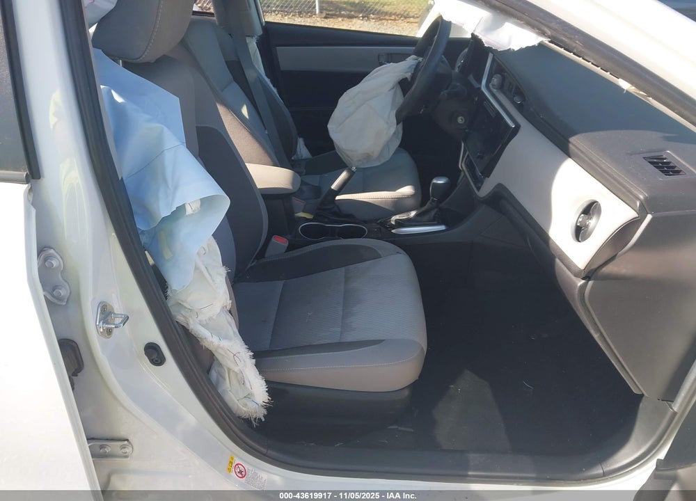 2019 TOYOTA COROLLA LE VIN: 2T1BURHE2KC193729