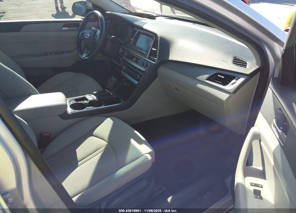 2018 HYUNDAI SONATA VIN: 5NPE34AF4JH651840