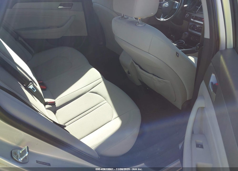 2018 HYUNDAI SONATA VIN: 5NPE34AF4JH651840