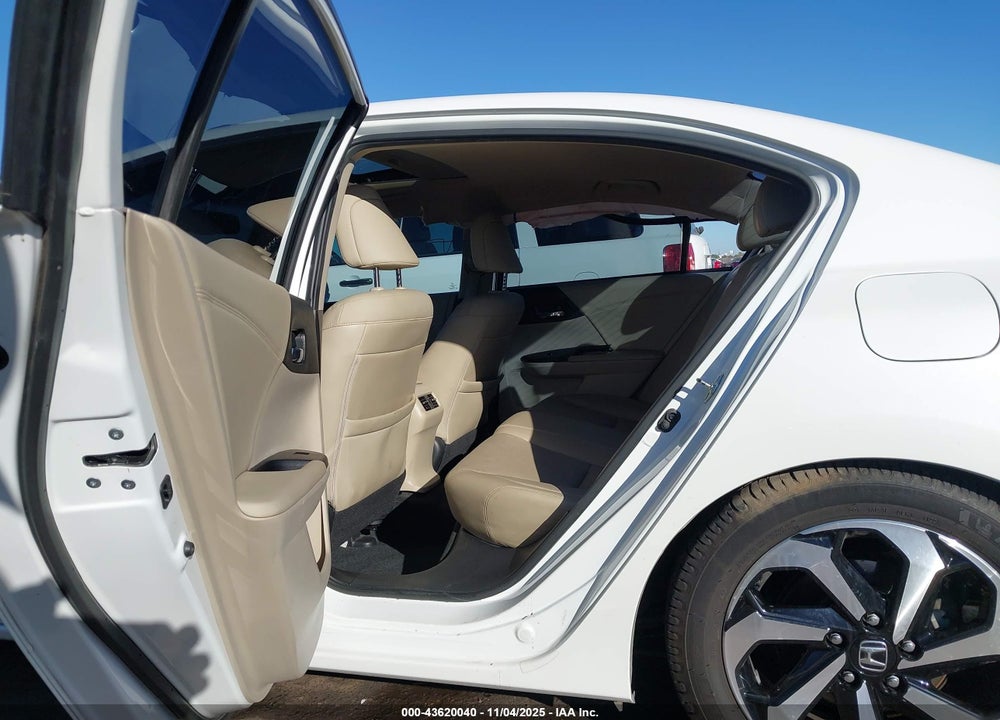 2016 HONDA ACCORD EX-L VIN: 1HGCR2F87GA030288
