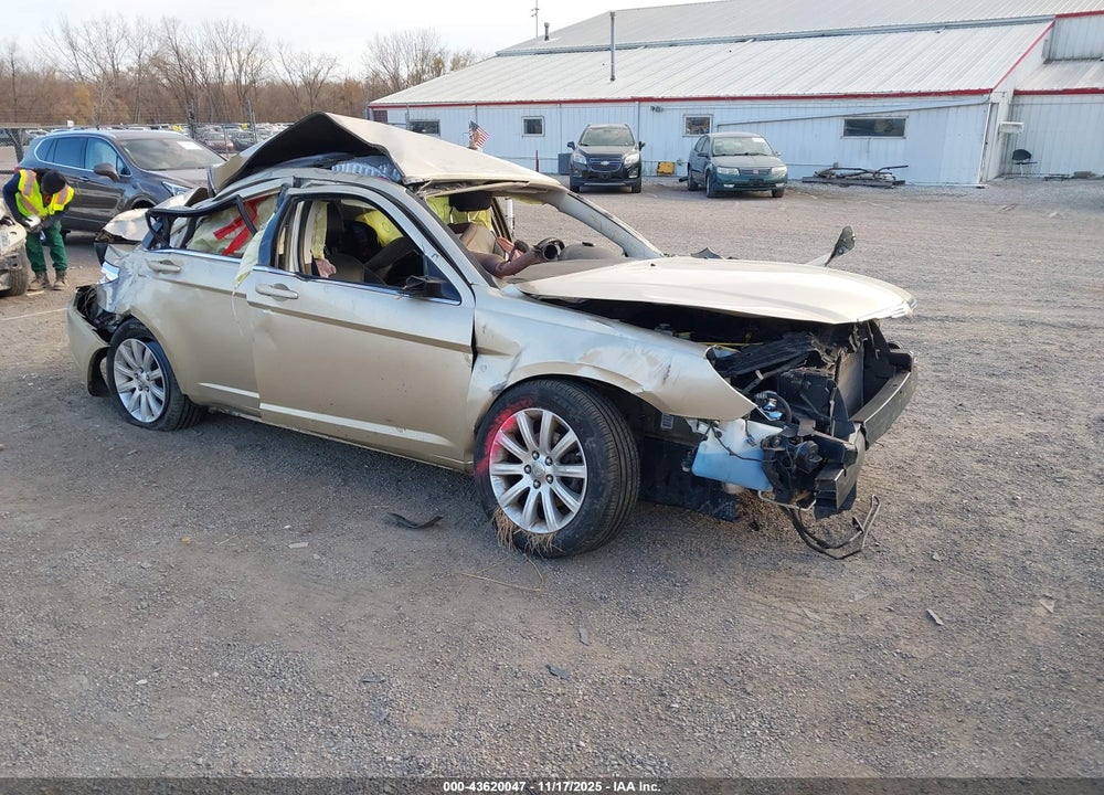 2010 CHRYSLER SEBRING LIMITED VIN: 1C3CC5FB0AN111361