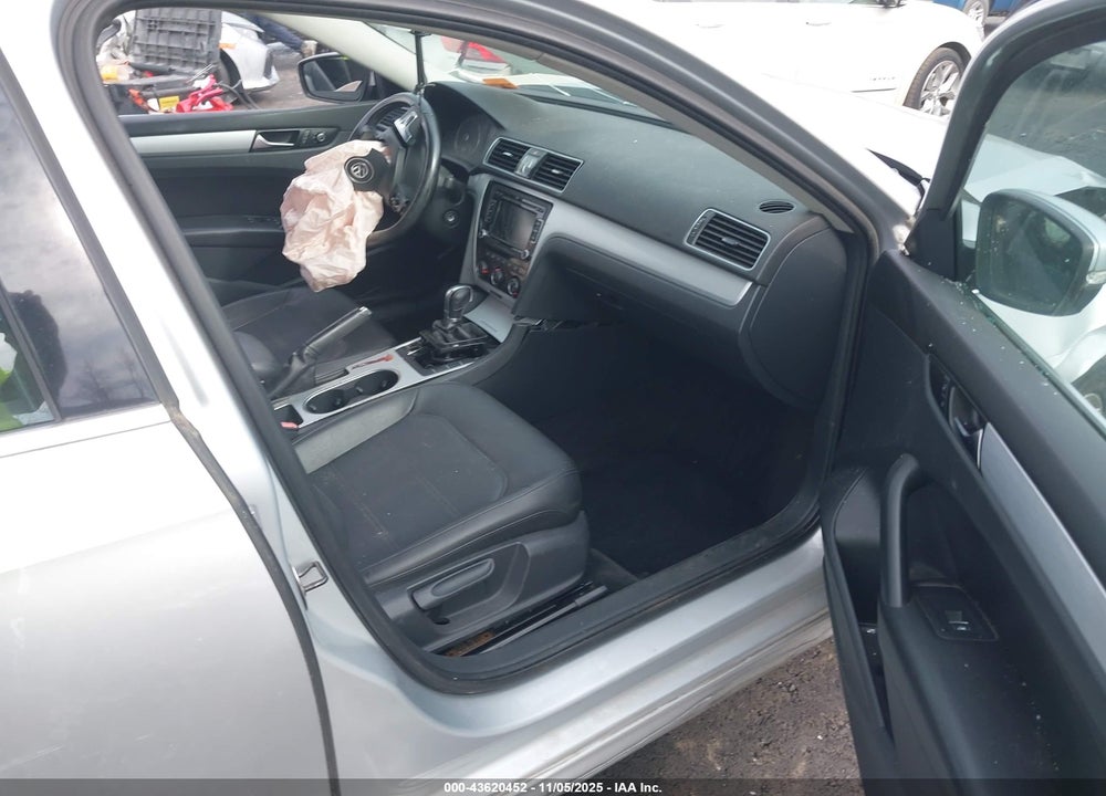 2013 VOLKSWAGEN PASSAT 2.5L SE VIN: 1VWBP7A34DC074867