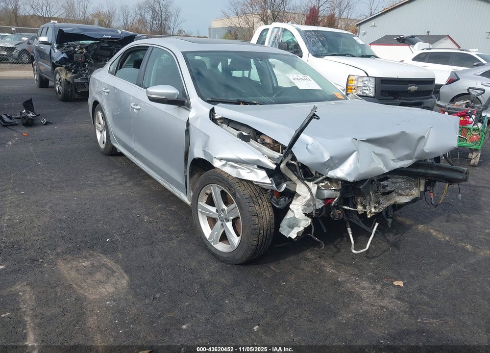 2013 VOLKSWAGEN PASSAT 2.5L SE VIN: 1VWBP7A34DC074867