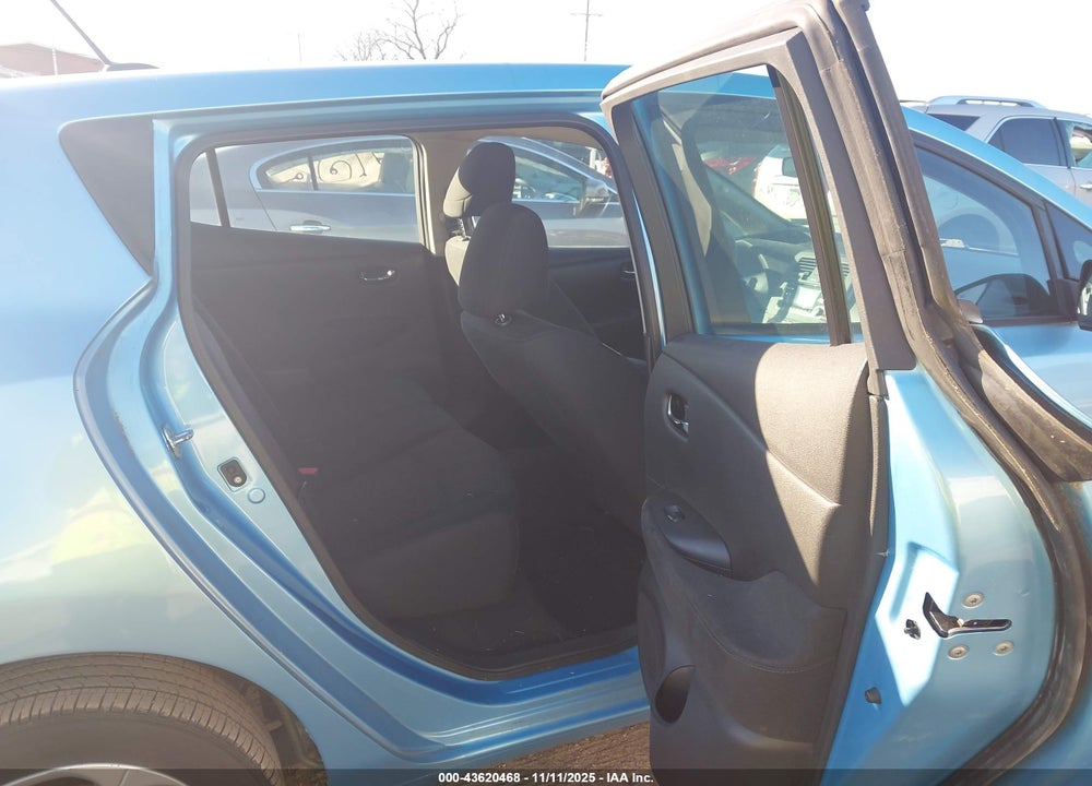 2015 NISSAN LEAF S VIN: 1N4AZ0CP8FC316228