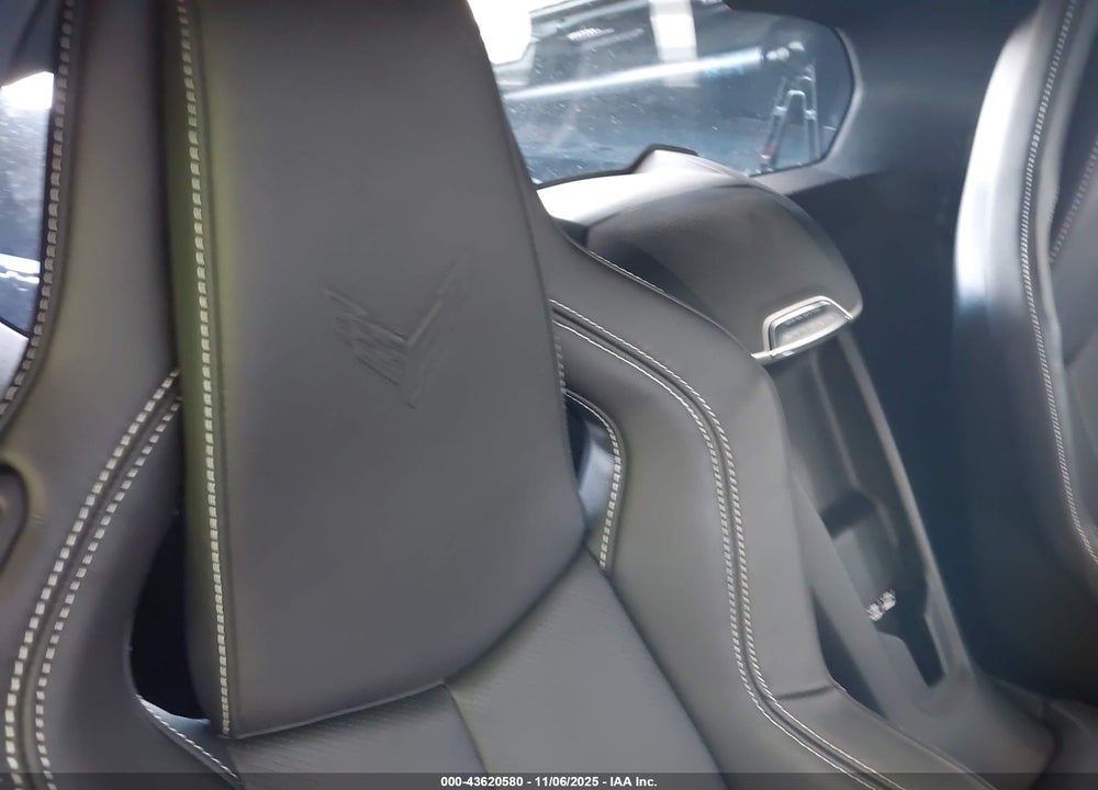 2025 CHEVROLET CORVETTE STINGRAY RWD 2LT VIN: 1G1YB2D42S5105630
