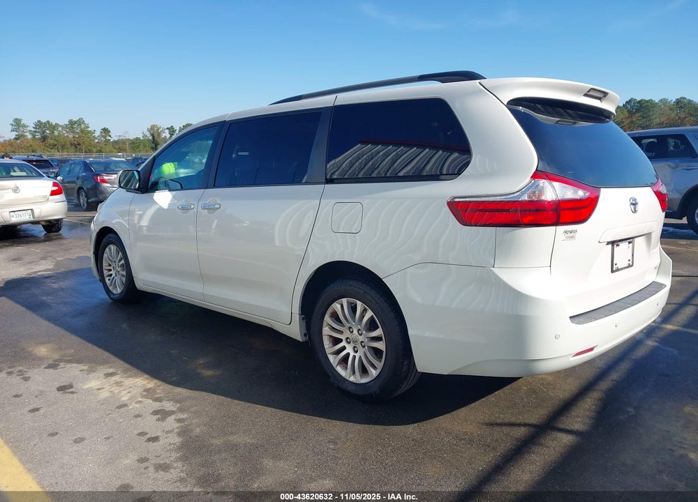 2015 TOYOTA SIENNA XLE PREMIUM 8 PASSENGER VIN: 5TDYK3DCXFS543347