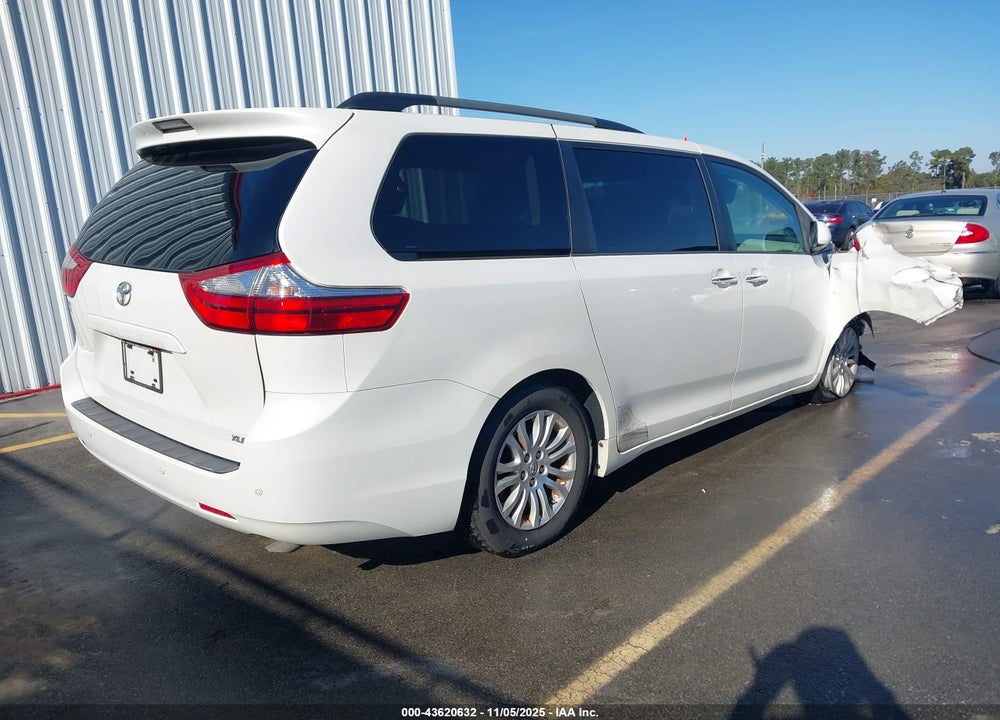 2015 TOYOTA SIENNA XLE PREMIUM 8 PASSENGER VIN: 5TDYK3DCXFS543347