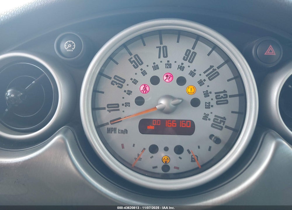 2002 MINI COOPER S VIN: WMWRE33422TD50868