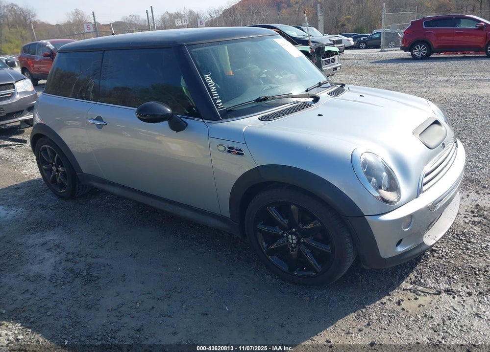 2002 MINI COOPER S VIN: WMWRE33422TD50868