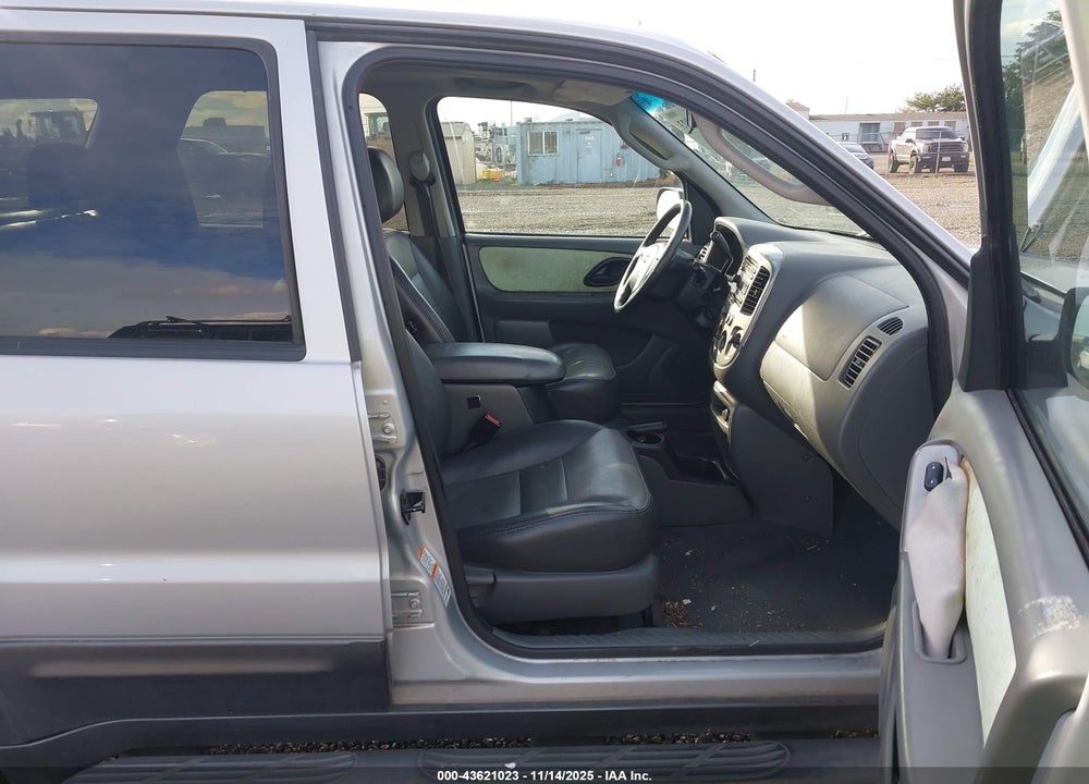 2003 FORD ESCAPE XLT VIN: 1FMCU93113KA90810