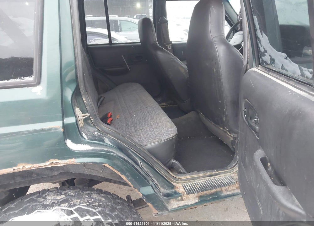 2000 JEEP CHEROKEE SPORT VIN: 1J4FF48S1YL141931