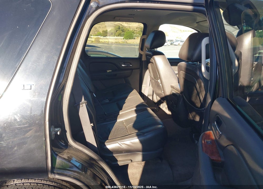 2011 CHEVROLET TAHOE LT VIN: 1GNSCBE05BR105336