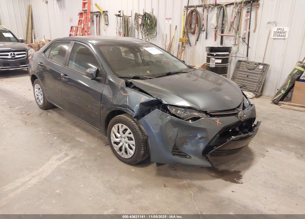 2018 TOYOTA COROLLA LE VIN: 5YFBURHE2JP853847