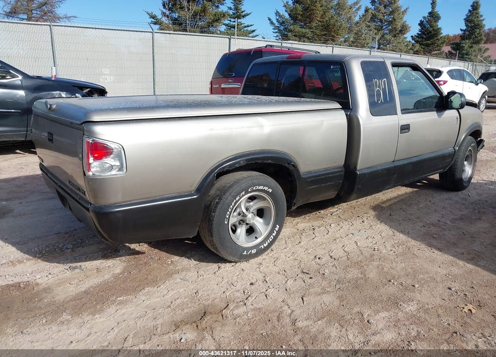 2000 CHEVROLET S-10 LS VIN: 1GCCS19W5YK109137