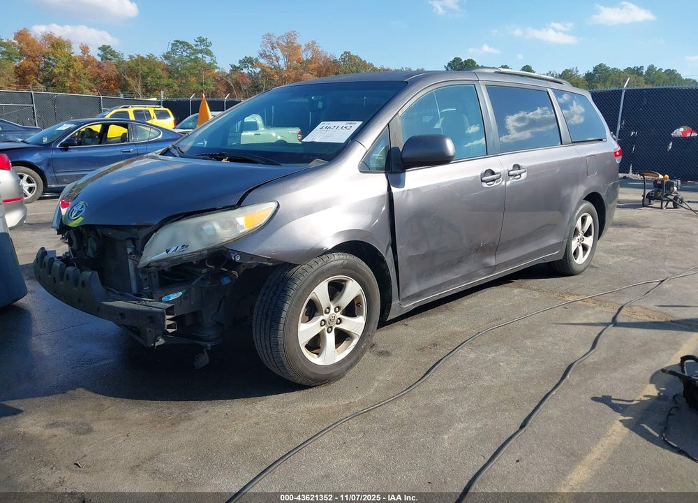 2011 TOYOTA SIENNA LE V6 VIN: 5TDKK3DC1BS061771