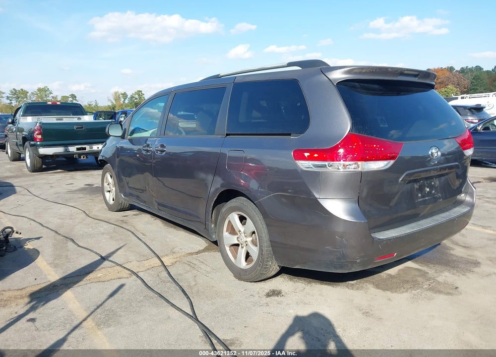 2011 TOYOTA SIENNA LE V6 VIN: 5TDKK3DC1BS061771