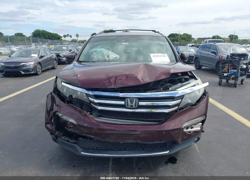 2017 HONDA PILOT TOURING VIN: 5FNYF5H95HB029847