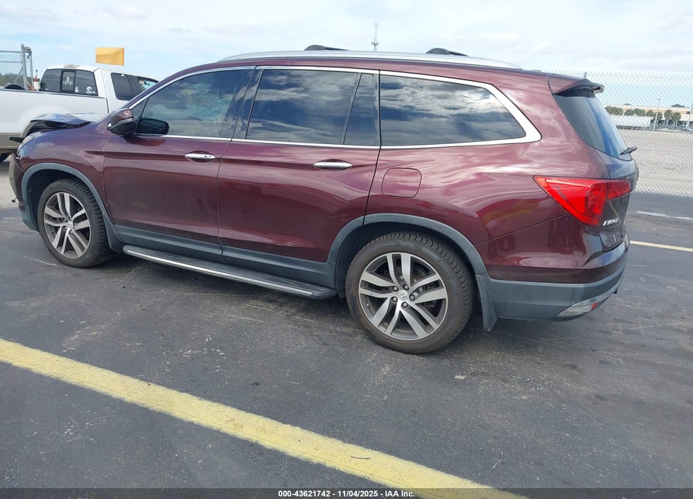 2017 HONDA PILOT TOURING VIN: 5FNYF5H95HB029847