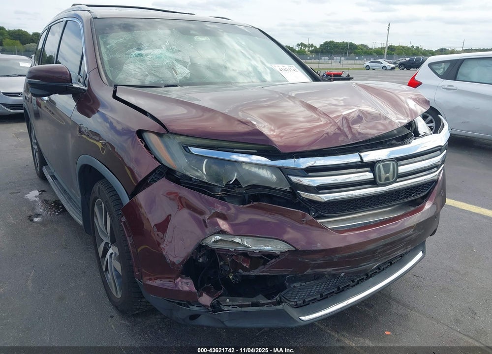 2017 HONDA PILOT TOURING VIN: 5FNYF5H95HB029847
