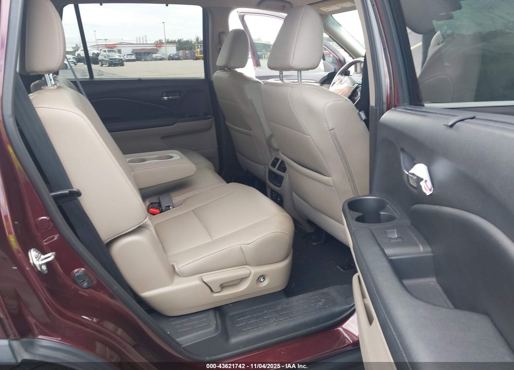 2017 HONDA PILOT TOURING VIN: 5FNYF5H95HB029847