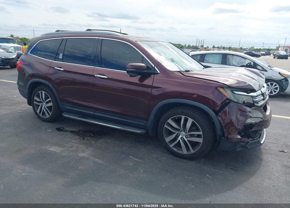 2017 HONDA PILOT TOURING VIN: 5FNYF5H95HB029847