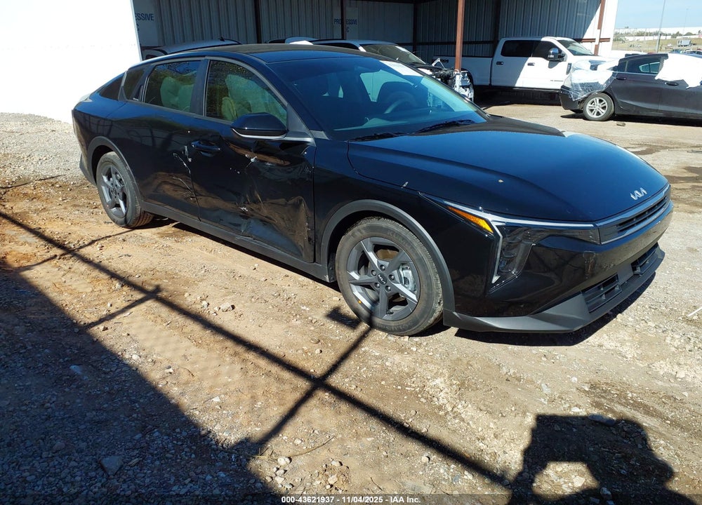 2025 KIA K4 LXS VIN: 3KPFT4DE5SE221571