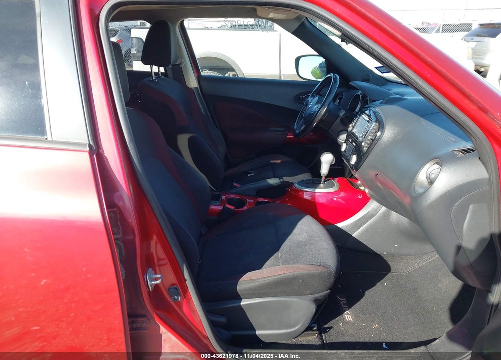 2015 NISSAN JUKE SV VIN: JN8AF5MR5FT509053