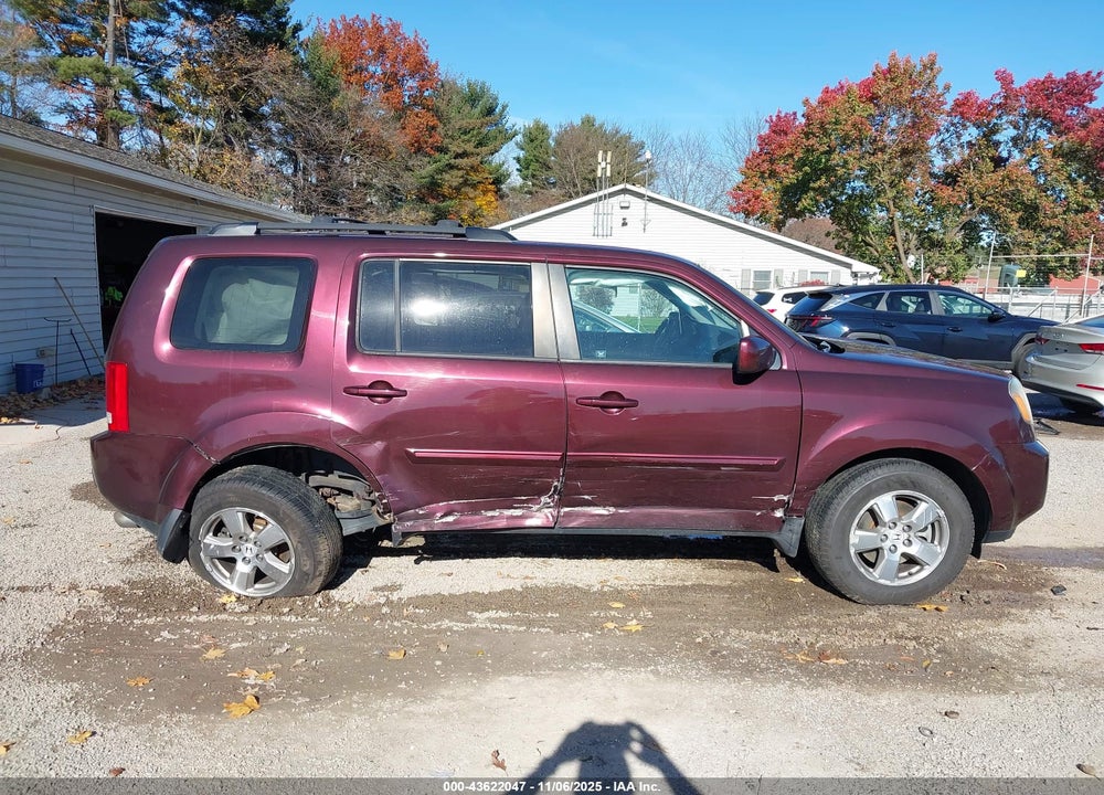 2011 HONDA PILOT EX-L VIN: 5FNYF4H65BB024896