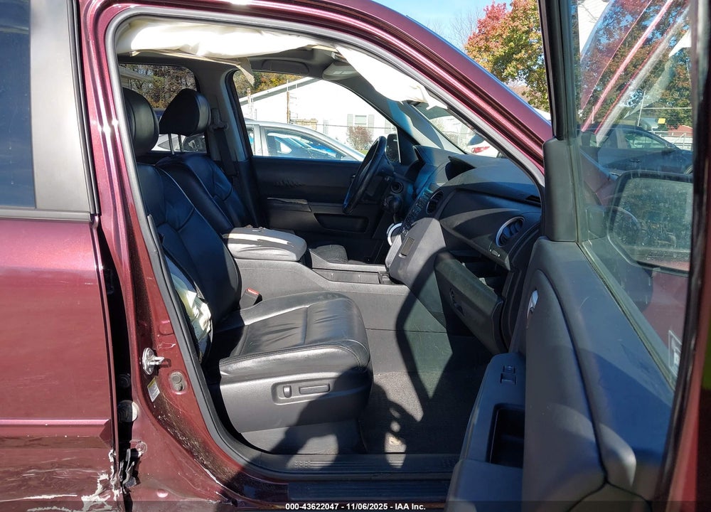 2011 HONDA PILOT EX-L VIN: 5FNYF4H65BB024896