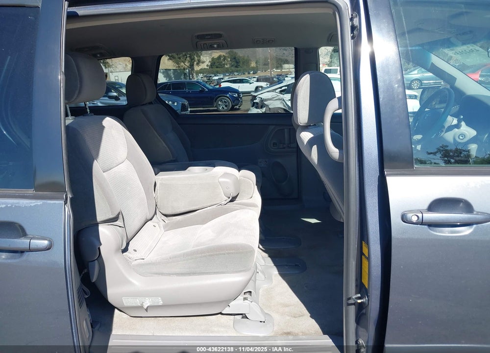 2008 TOYOTA SIENNA LE VIN: 5TDZK23C58S144011