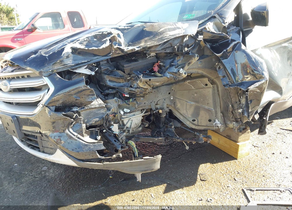 2017 FORD ESCAPE VIN: 1FMCU9G91HUB64609