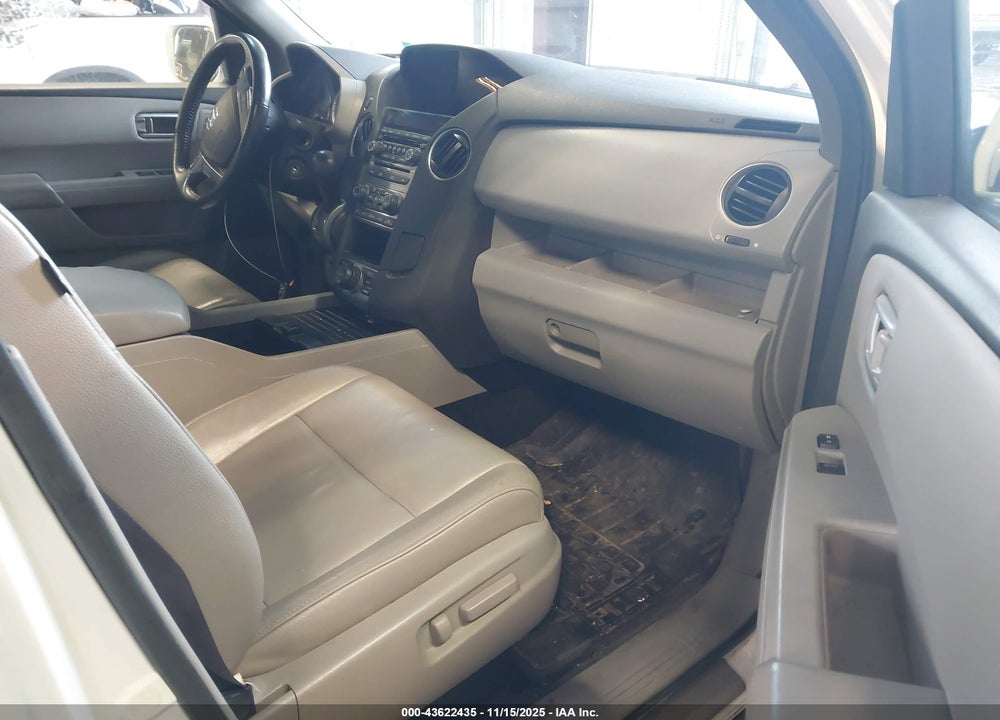 2012 HONDA PILOT TOURING VIN: 5FNYF3H96CB028316
