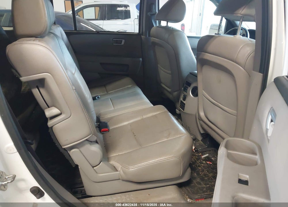 2012 HONDA PILOT TOURING VIN: 5FNYF3H96CB028316