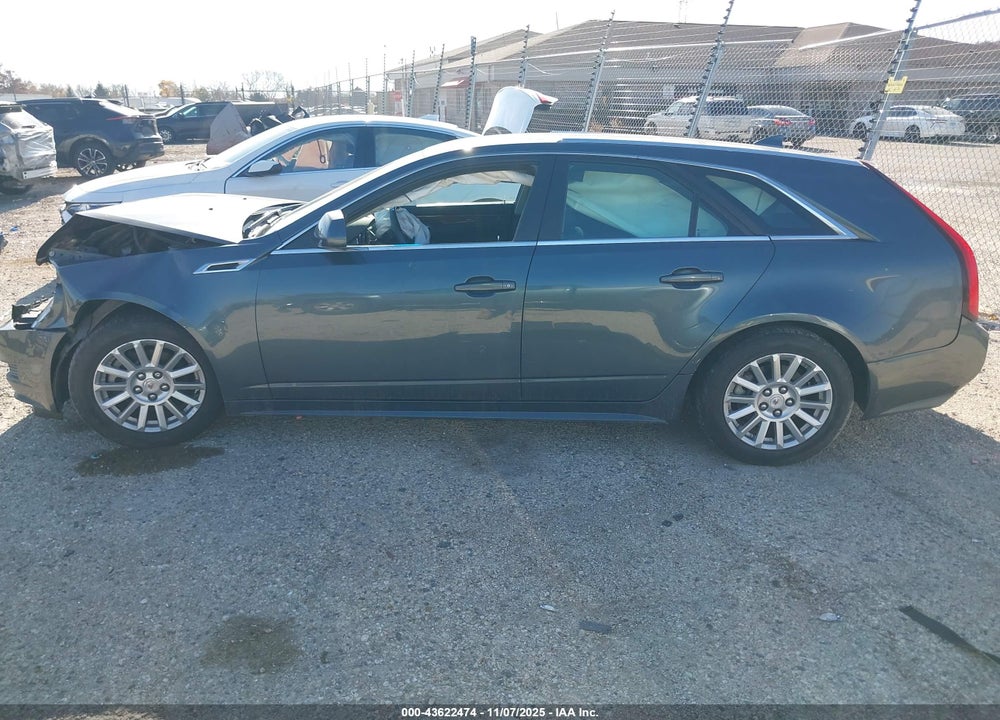 2011 CADILLAC CTS LUXURY VIN: 1G6DG8EY6B0110647