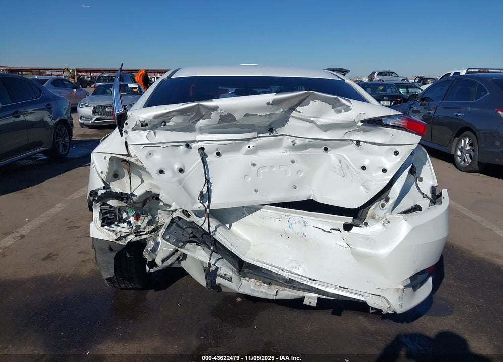 2019 HONDA CIVIC LX VIN: 19XFC2F60KE030568