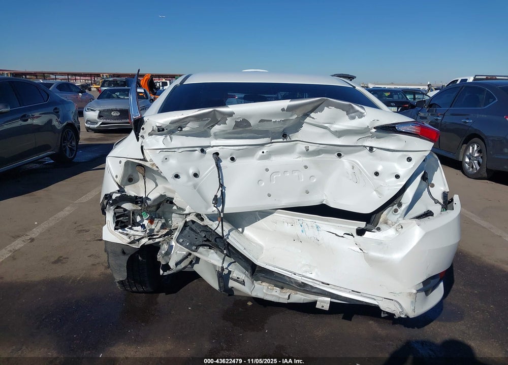 2019 HONDA CIVIC LX VIN: 19XFC2F60KE030568
