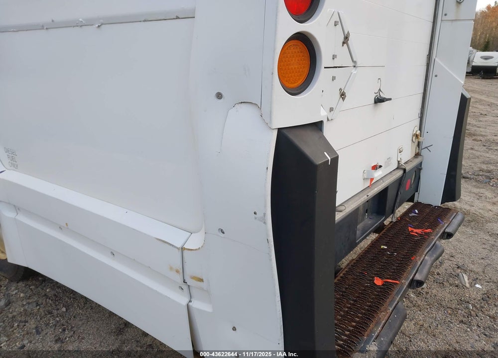2013 ISUZU COMMERCIAL VAN VIN: JALB4T172D7W01643