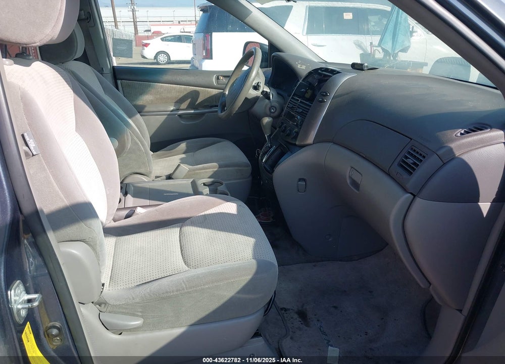 2010 TOYOTA SIENNA LE VIN: 5TDKK4CC0AS290609