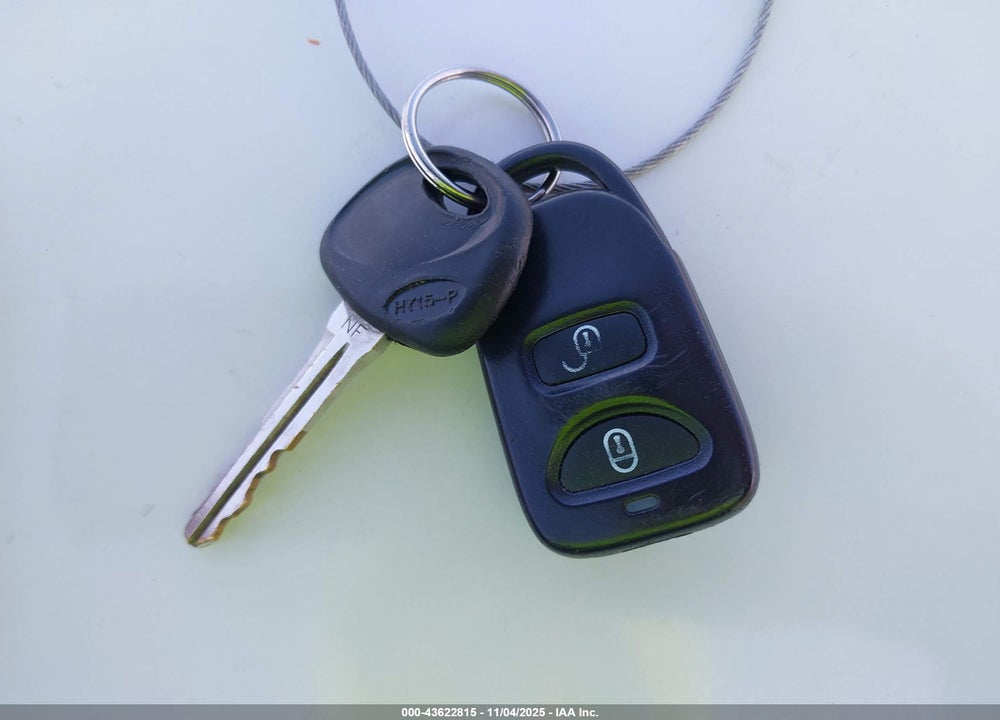 2011 HYUNDAI SANTA FE VIN: 5XYZGDAB7BG056993