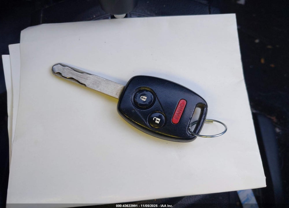 2011 HONDA FIT VIN: JHMGE8H31BS004321