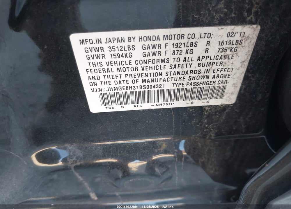 2011 HONDA FIT VIN: JHMGE8H31BS004321