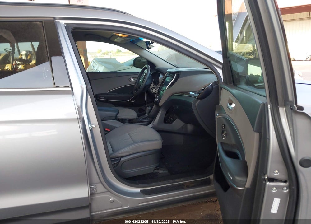 2018 HYUNDAI SANTA FE SE VIN: KM8SM4HF2JU261231